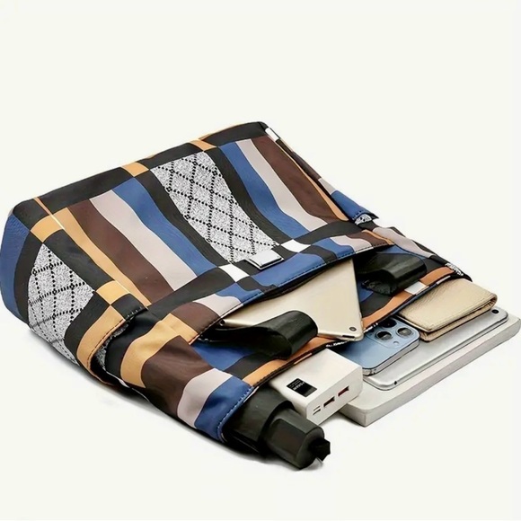 Women's Lightweight, Large Shoulder/Tote Bag - NWOT - Picture 5 of 5